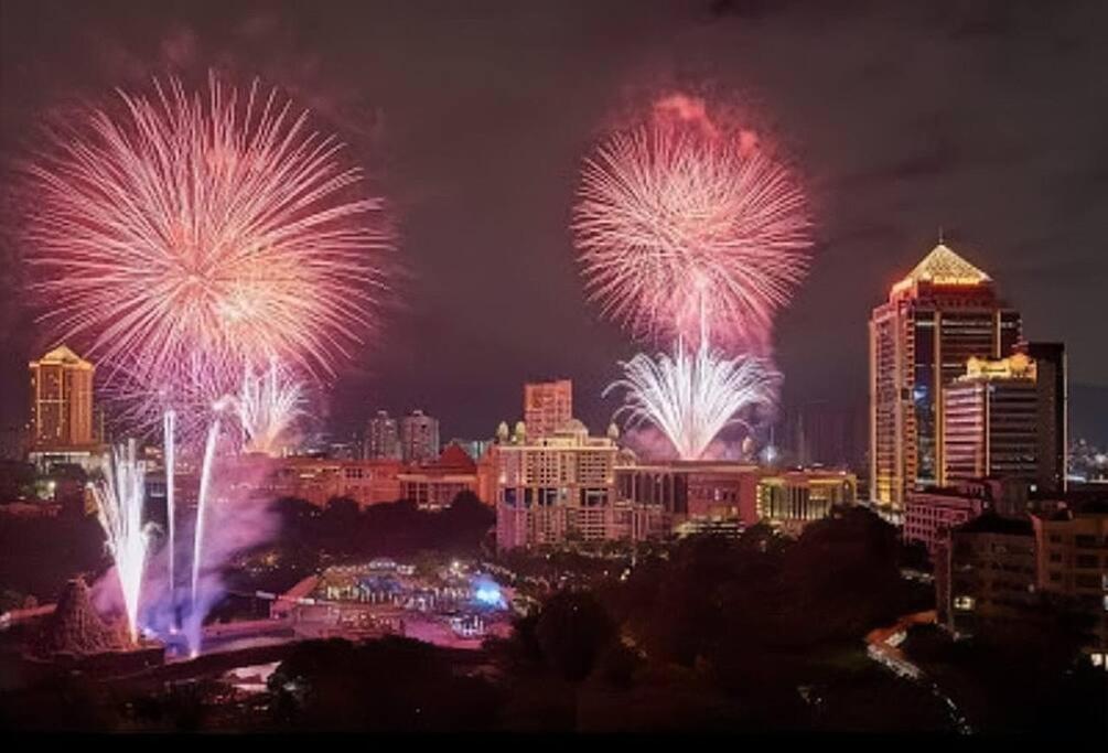 Exclusive Family Suites 5-6 Pax @ Sunway Pyramid Петалинг-Джая Экстерьер фото
